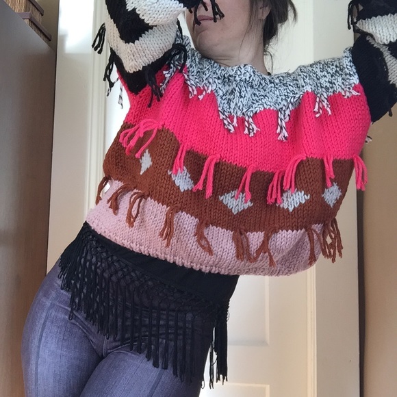 Pina Fringed Sweater by Vero Alfie - Picture 2 of 7